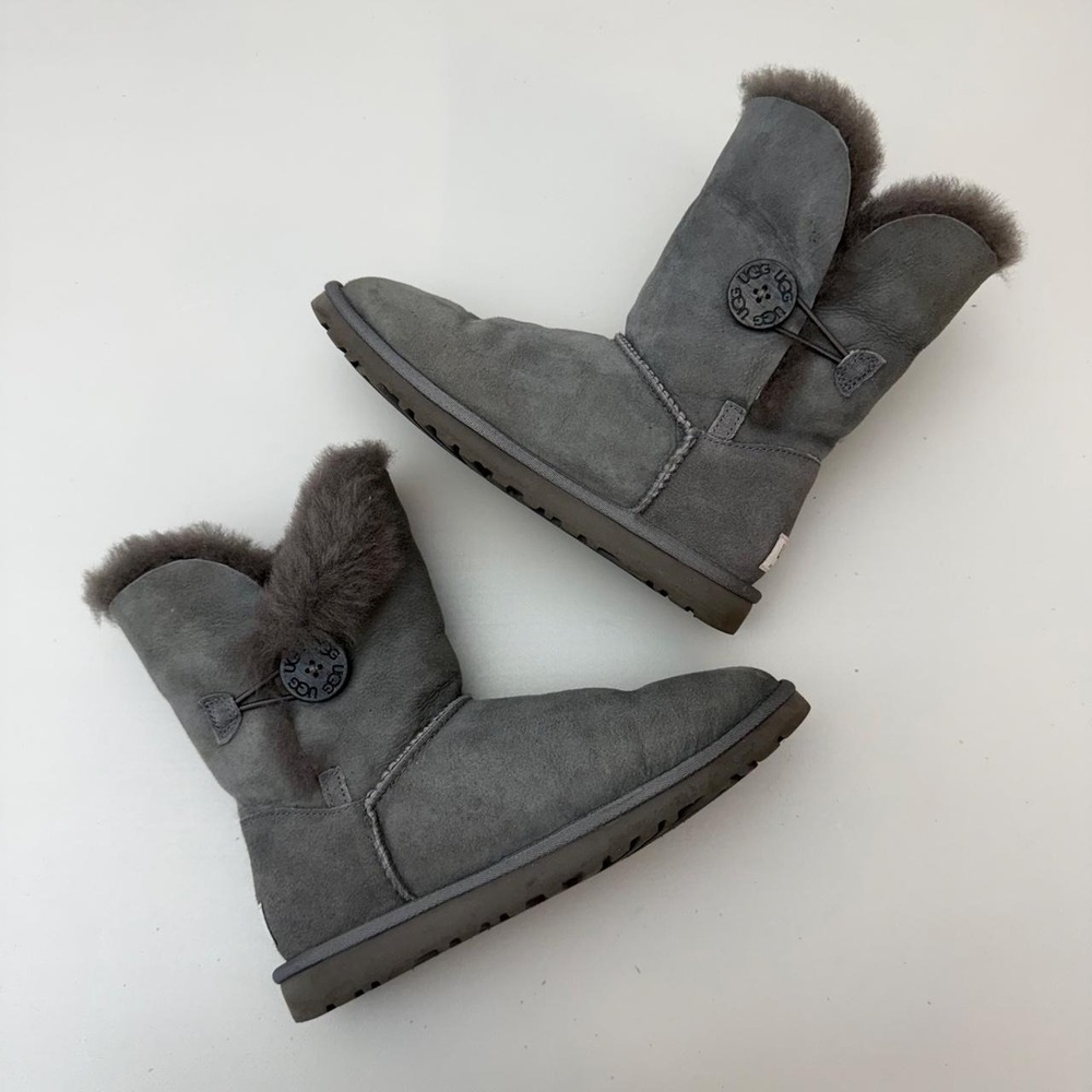 Gray UGG Bailey Button boots with faux fur trim size US 6